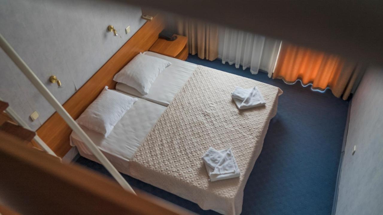 Park Hotel Persey Varna Eksteriør billede