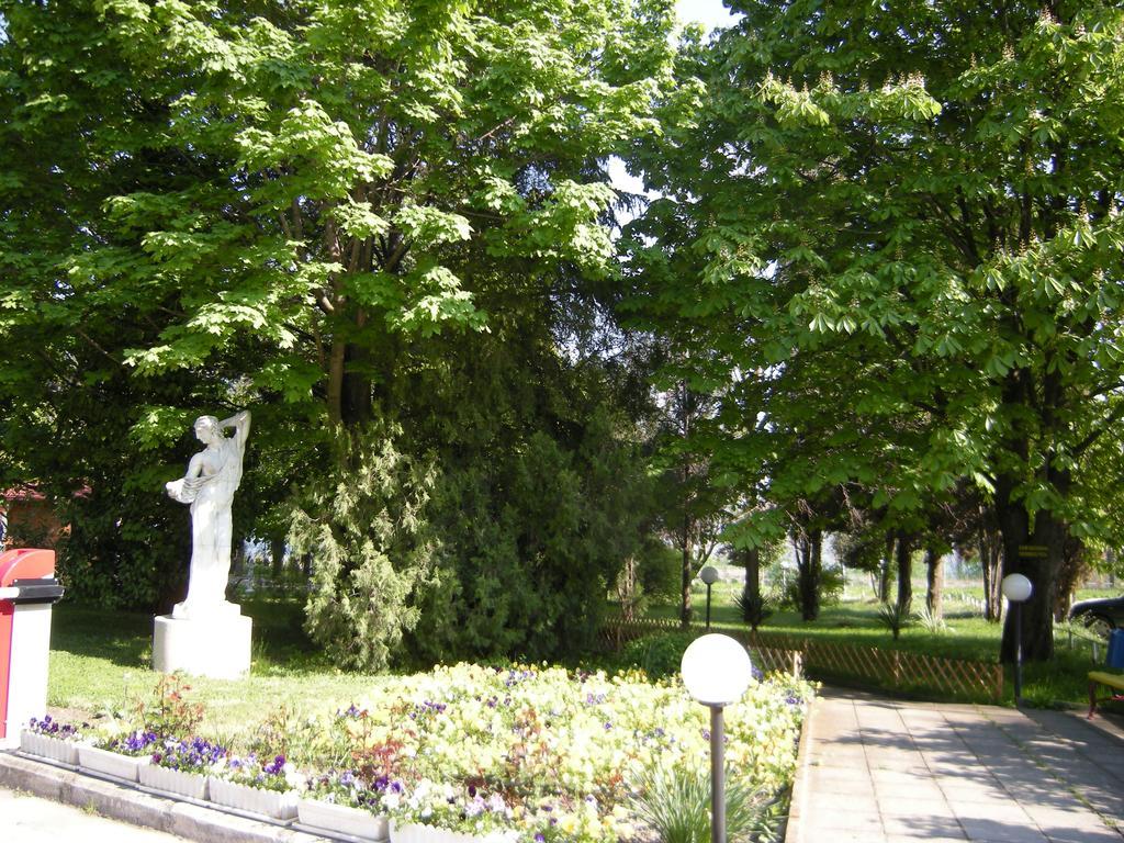 Park Hotel Persey Varna Eksteriør billede